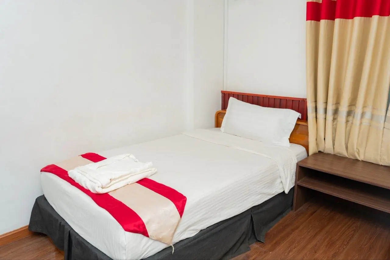 Single Room at Aung Naing Thu Hotel